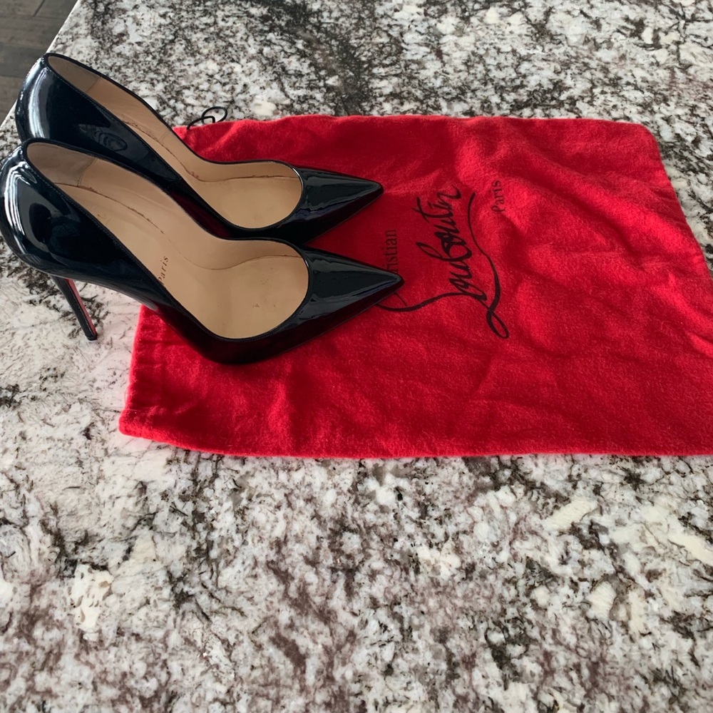 Christian Louboutin So Kate. Size 39